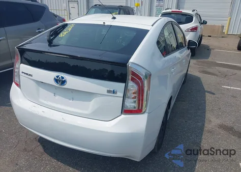 2015 Toyota Prius Two z USA, uszkodzony, nr VIN JTDKN3DU2F1999278